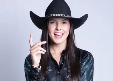 Ana Castela informa para quem foi direcionada a música “Solteiro Forçado”.