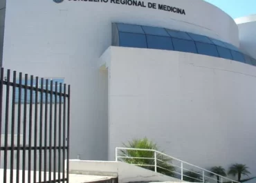 CRM investiga médico que operou joelho errado de paciente no Paraná