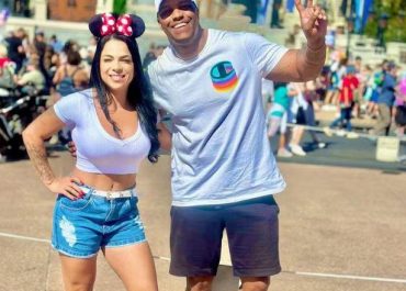 Esposa de músico da banda de Thiaguinho revela traições e desabafa nas redes sociais